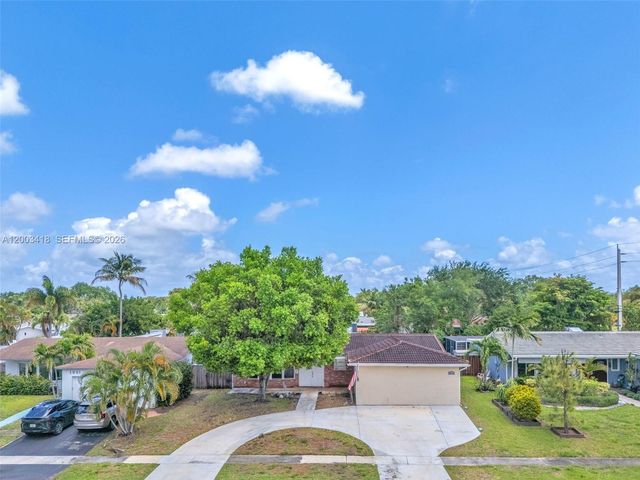 1911 N 53rd Ave, Hollywood, FL 33021
