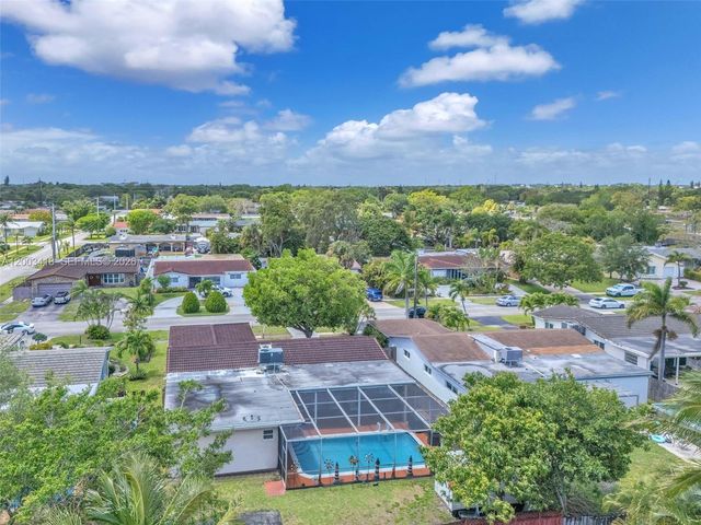 1911 N 53rd Ave, Hollywood, FL 33021
