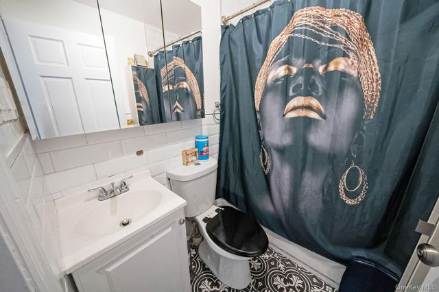 2858 Sampson Avenue, Bronx, NY 10465