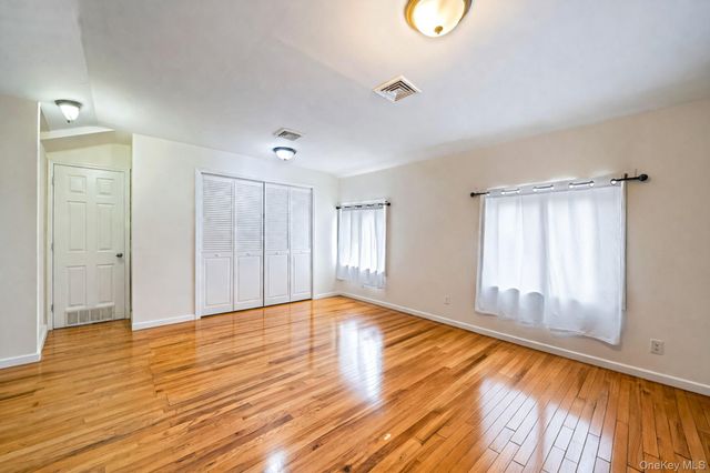2858 Sampson Avenue, Bronx, NY 10465