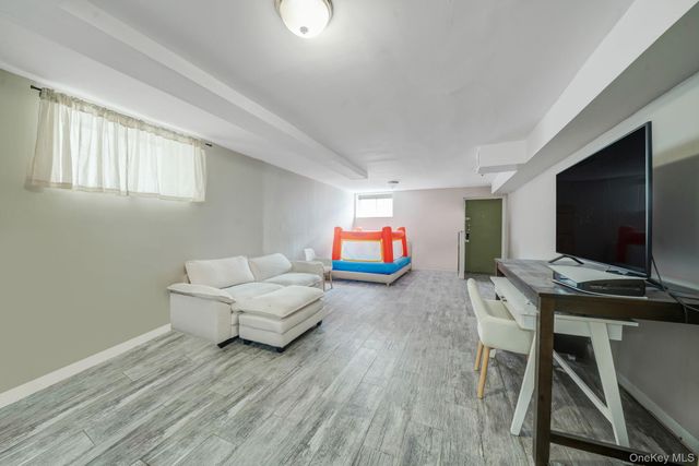 2858 Sampson Avenue, Bronx, NY 10465