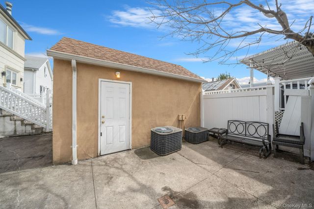 2858 Sampson Avenue, Bronx, NY 10465
