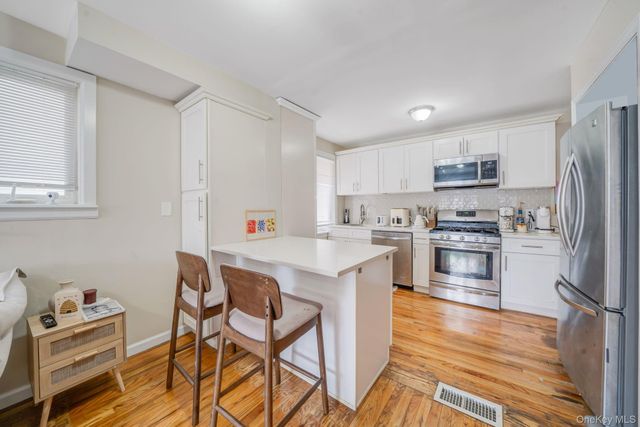 2858 Sampson Avenue, Bronx, NY 10465