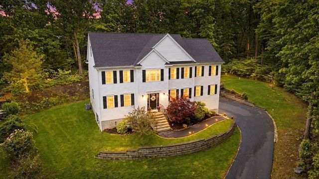 4 Murray Hill Circle, Wilmington, MA 01887