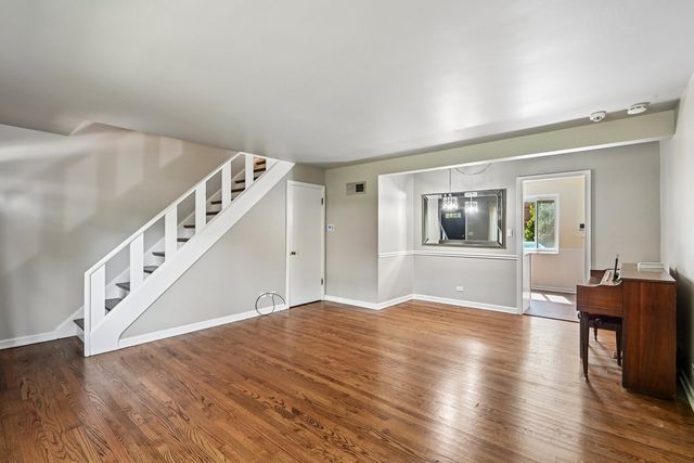 738 Dodge Avenue, Evanston, IL 60202