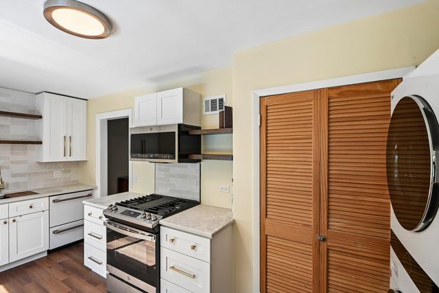 738 Dodge Avenue, Evanston, IL 60202