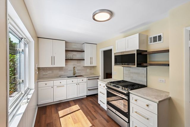 738 Dodge Avenue, Evanston, IL 60202