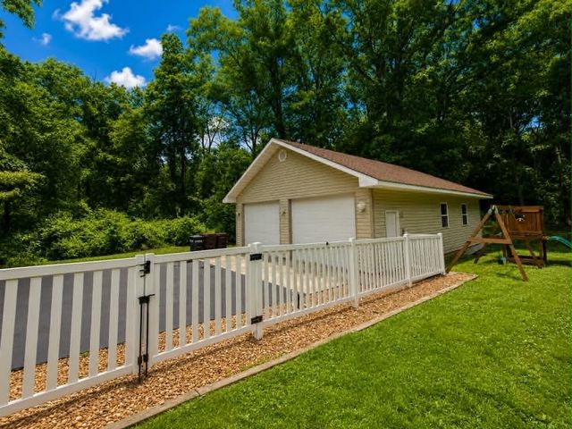 490 W 75 S, Valparaiso, IN 46385