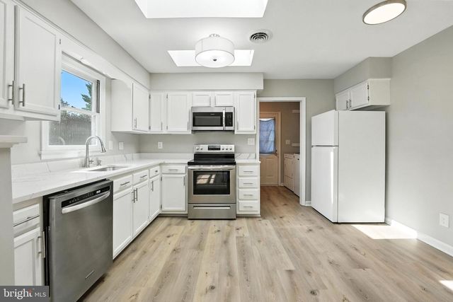 7935 MAPLEWOOD DR, Manassas, VA 20111