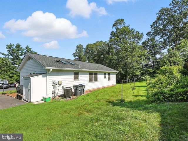 7935 MAPLEWOOD DR, Manassas, VA 20111