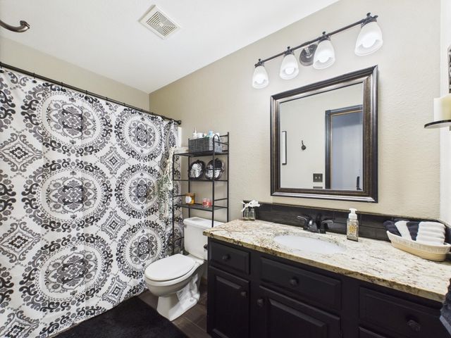 1700 E Southridge Cir, Derby, KS 67037