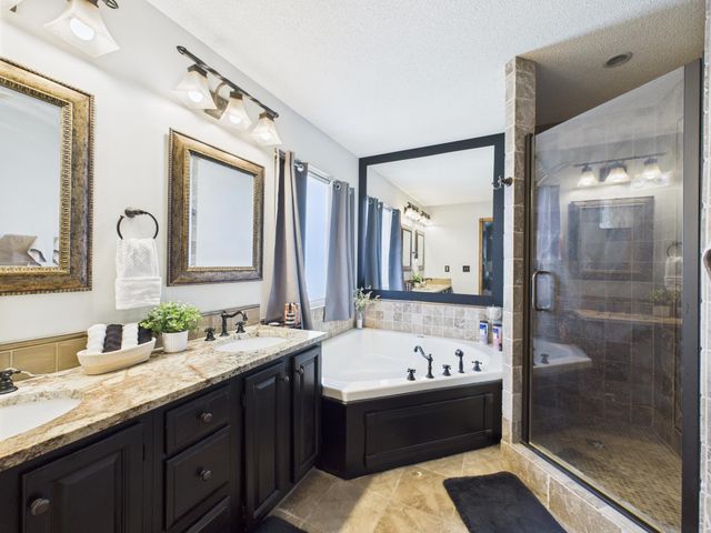 1700 E Southridge Cir, Derby, KS 67037