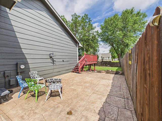 1700 E Southridge Cir, Derby, KS 67037