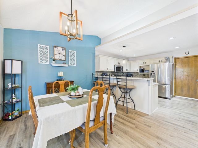 1700 E Southridge Cir, Derby, KS 67037