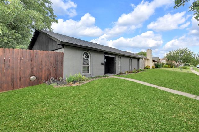1338 Beechwood Drive, Lewisville, TX 75067