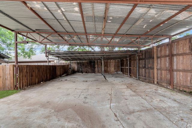 1338 Beechwood Drive, Lewisville, TX 75067