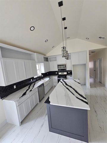 325 SE 19th Street, Oklahoma City, OK 73129