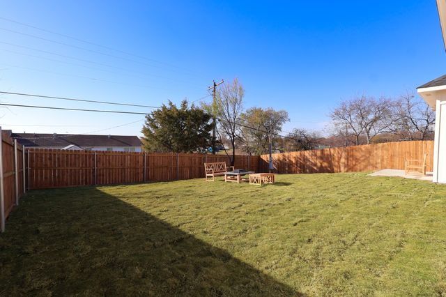 5221 Farnsworth Avenue, Fort Worth, TX 76107