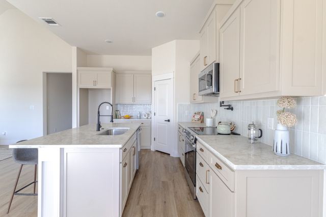 5221 Farnsworth Avenue, Fort Worth, TX 76107