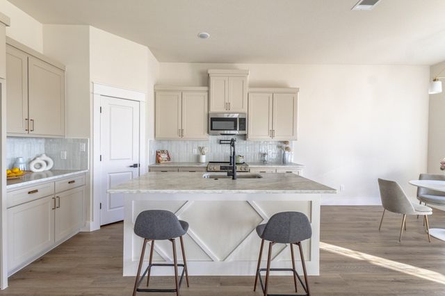 5221 Farnsworth Avenue, Fort Worth, TX 76107