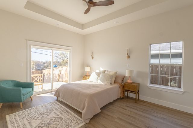 5221 Farnsworth Avenue, Fort Worth, TX 76107