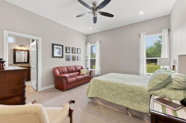603 E Burks Street, Pilot Point, TX 76258