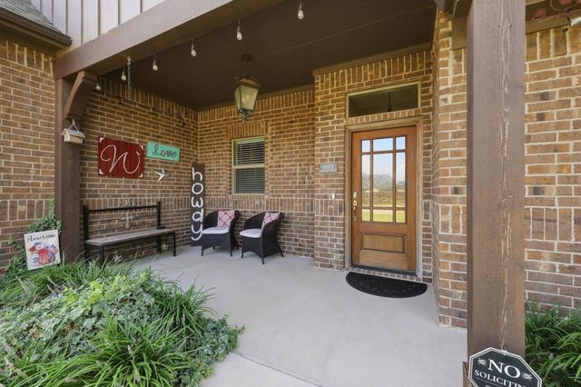 603 E Burks Street, Pilot Point, TX 76258