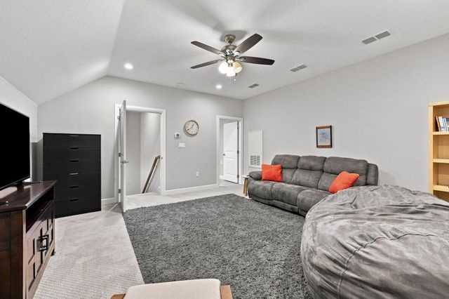603 E Burks Street, Pilot Point, TX 76258