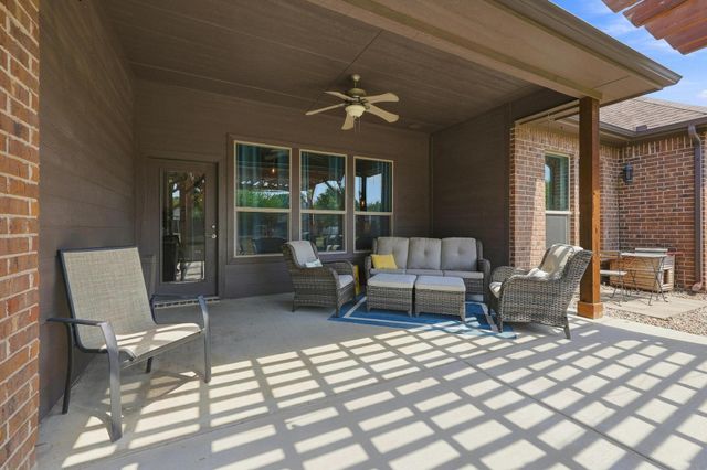 603 E Burks Street, Pilot Point, TX 76258