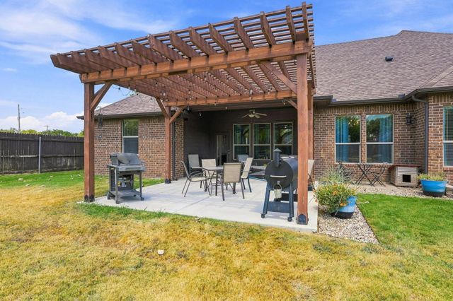 603 E Burks Street, Pilot Point, TX 76258