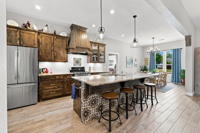 603 E Burks Street, Pilot Point, TX 76258