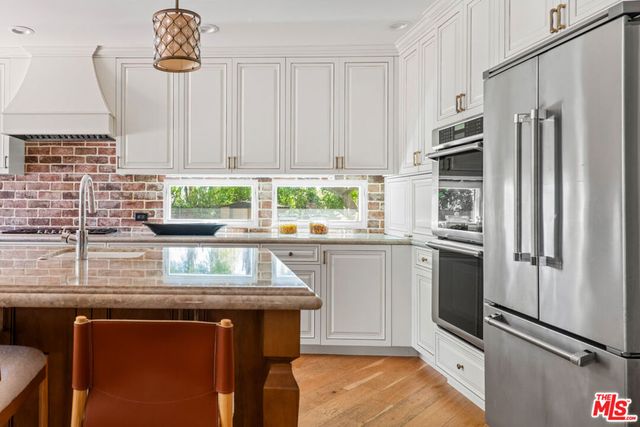 8045 Rayford Drive, Los Angeles, CA 90045