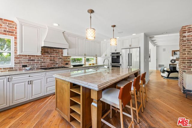 8045 Rayford Drive, Los Angeles, CA 90045