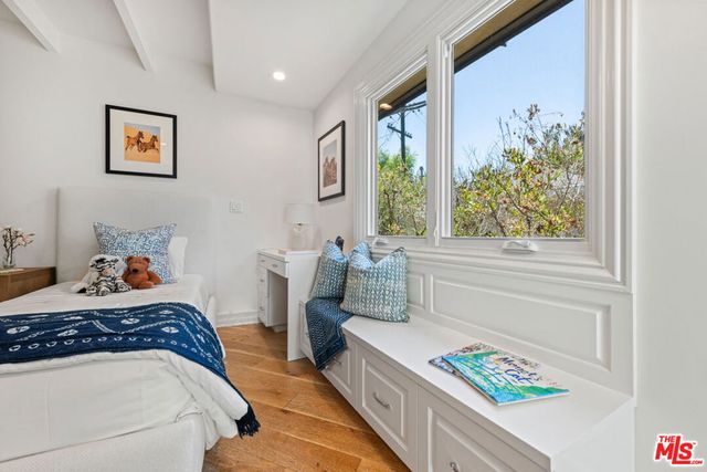 8045 Rayford Drive, Los Angeles, CA 90045