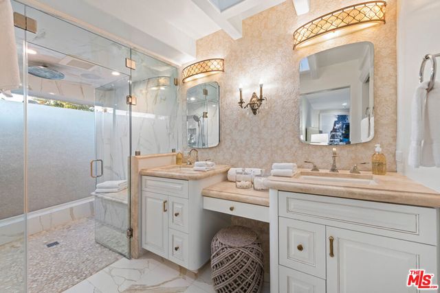 8045 Rayford Drive, Los Angeles, CA 90045
