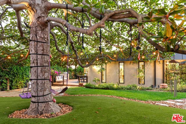 8045 Rayford Drive, Los Angeles, CA 90045