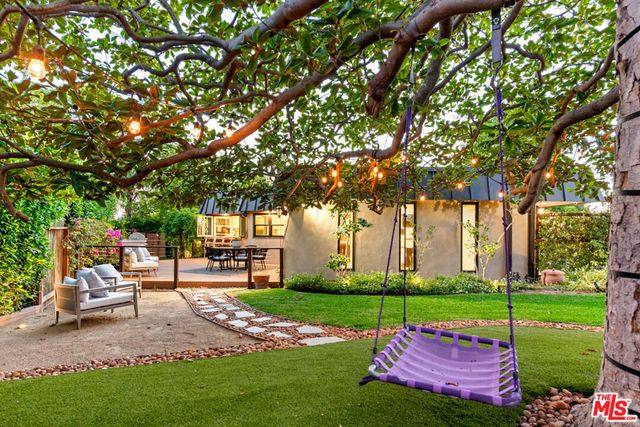 8045 Rayford Drive, Los Angeles, CA 90045