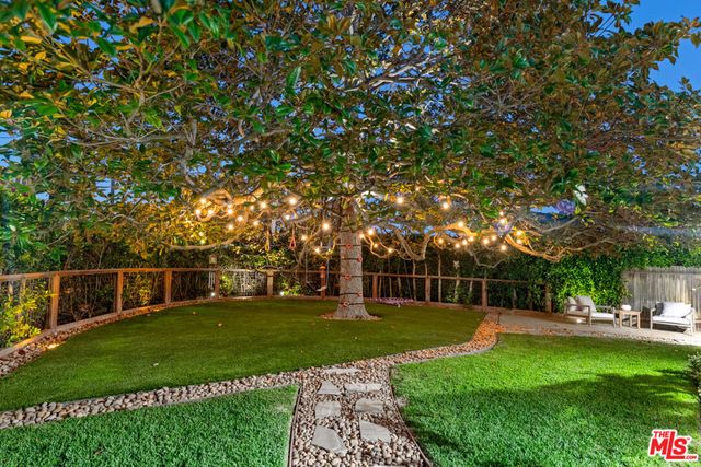 8045 Rayford Drive, Los Angeles, CA 90045