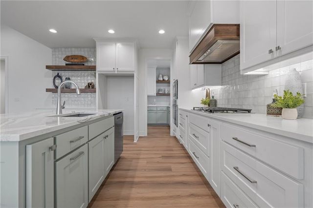 1600 NE Park Springs Terrace, Lee's Summit, MO 64064