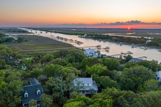 7 Tabby Lane, Isle Of Palms, SC 29451