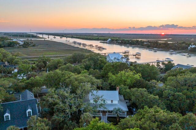 7 Tabby Lane, Isle Of Palms, SC 29451