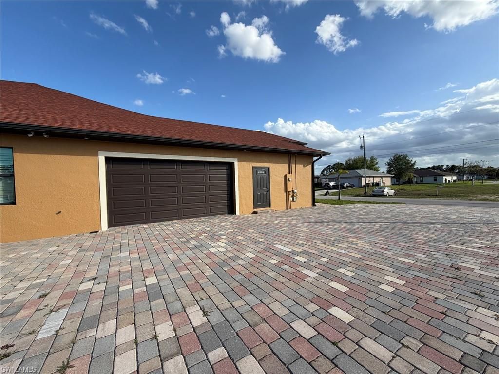 Image 5 of property listing at 2633 NW 24th ST, Cape Coral, FL 33993