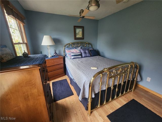 810 Olde Orchard Drive NE, Bolivar, OH 44612