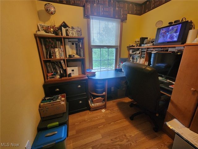 810 Olde Orchard Drive NE, Bolivar, OH 44612