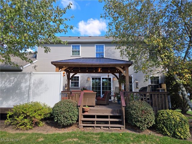 810 Olde Orchard Drive NE, Bolivar, OH 44612