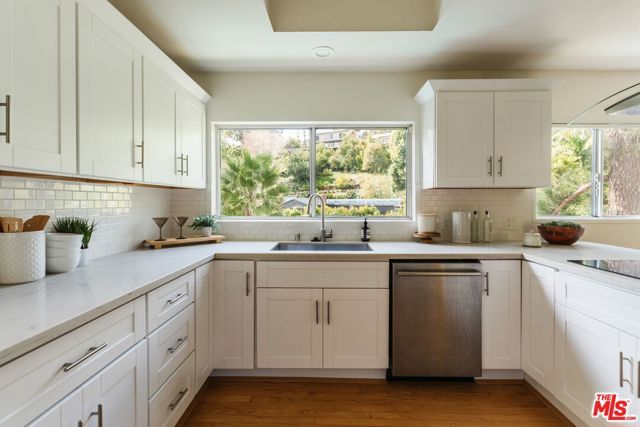 7229 Senalda Road, Los Angeles, CA 90068