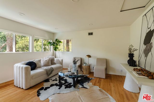 7229 Senalda Road, Los Angeles, CA 90068