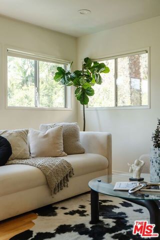 7229 Senalda Road, Los Angeles, CA 90068