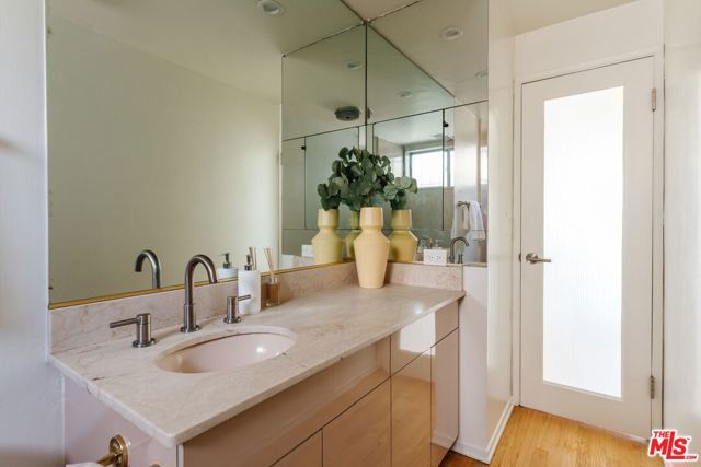 7229 Senalda Road, Los Angeles, CA 90068