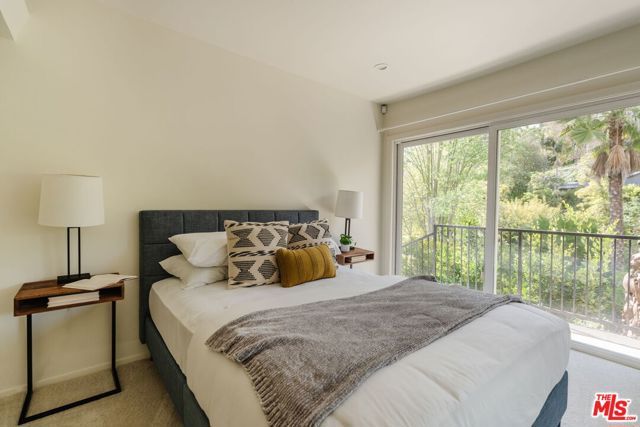 7229 Senalda Road, Los Angeles, CA 90068